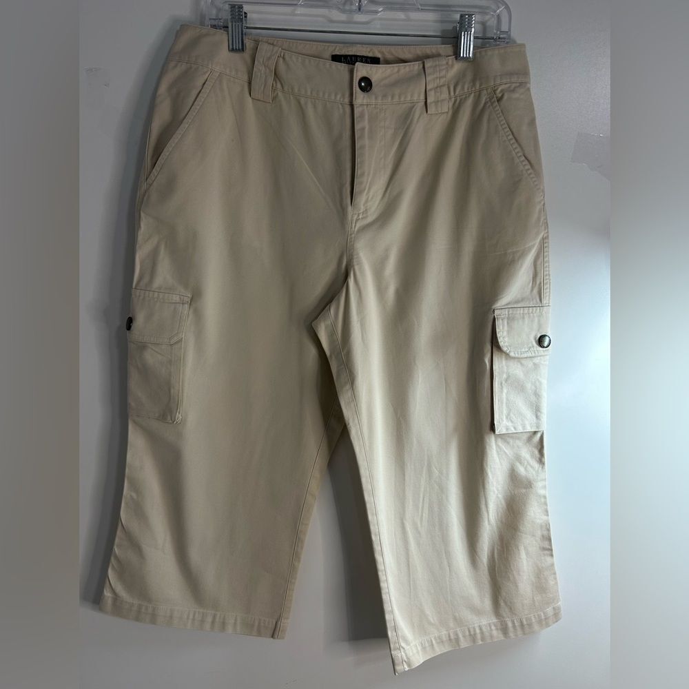 Lauren Ralph Lauren women. Tan Cargo Pants Relaxed Fit.